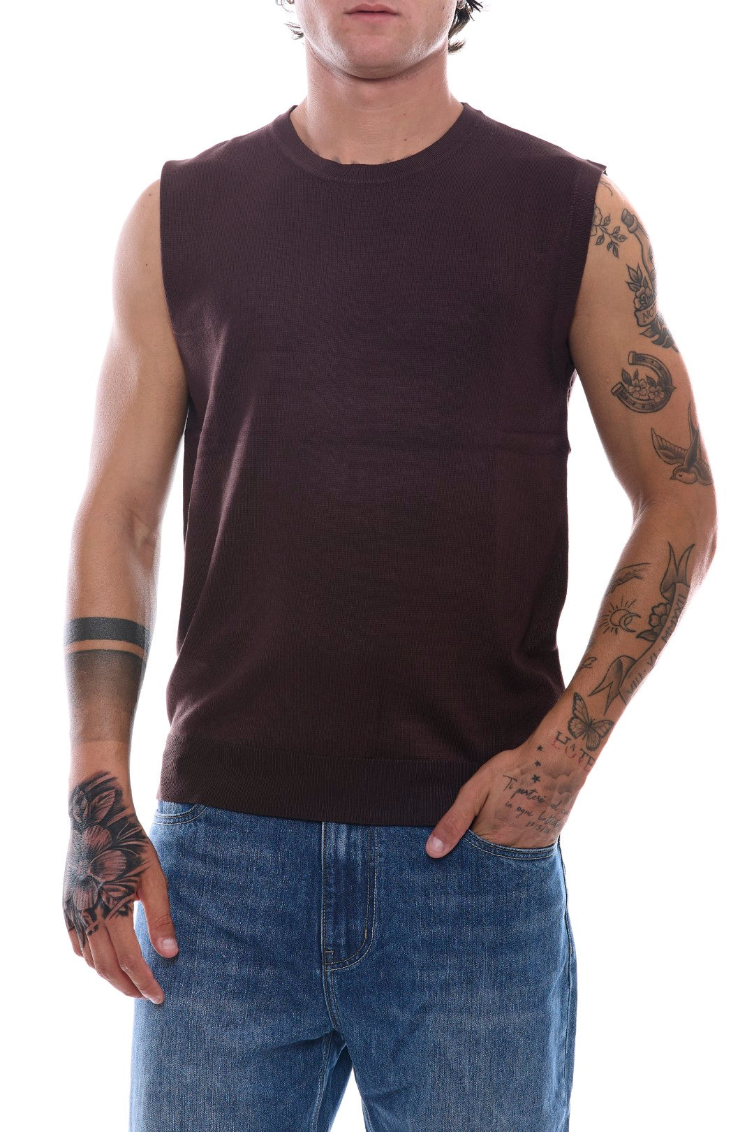 Smanicato girocollo in maglia