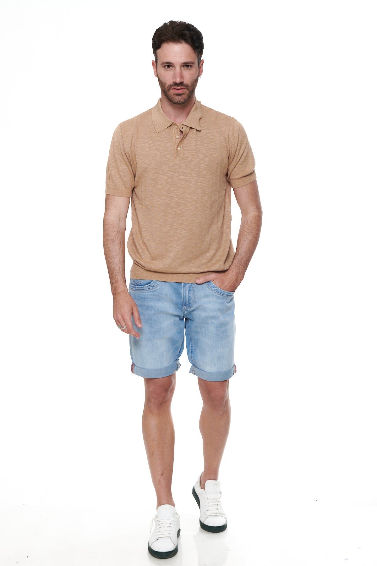 Polo con bottoni