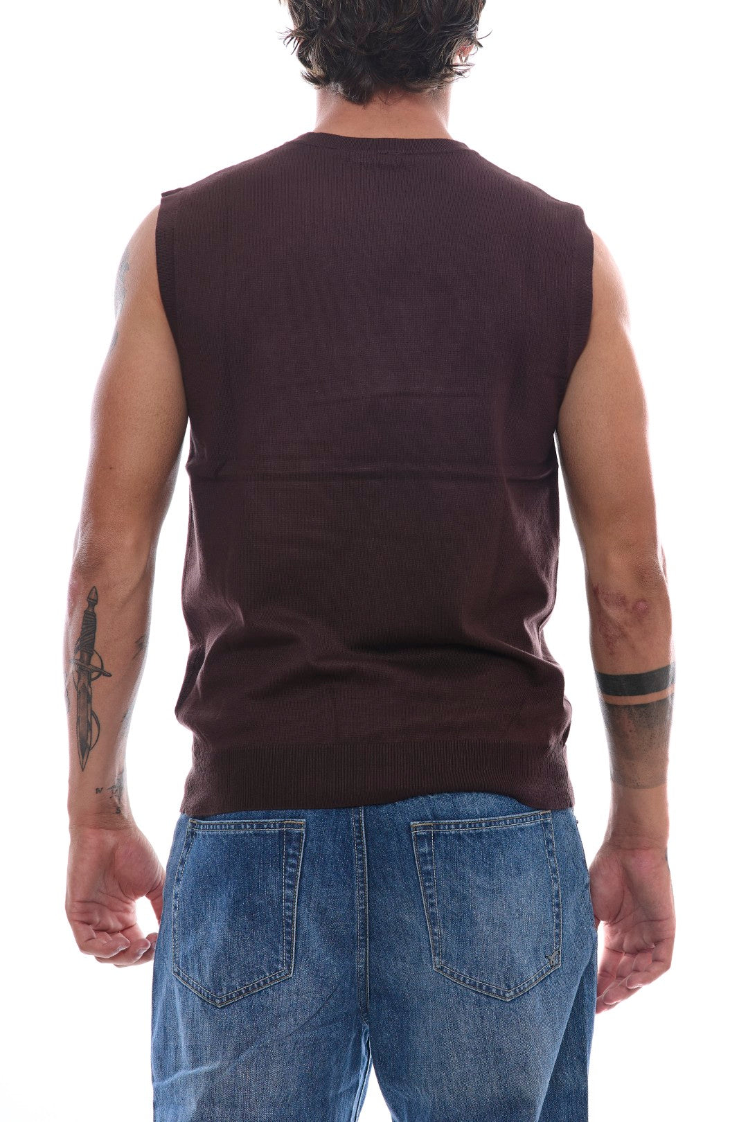 Smanicato girocollo in maglia
