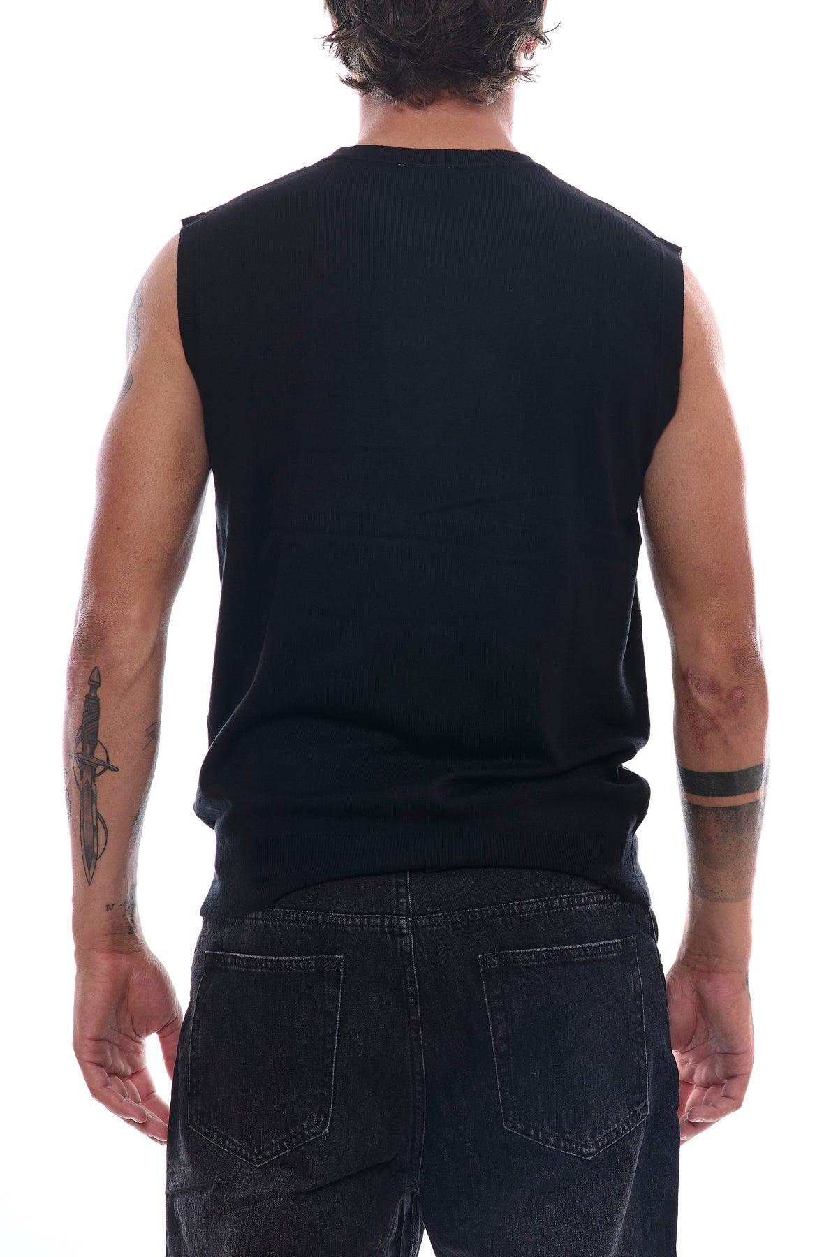 Smanicato girocollo in maglia