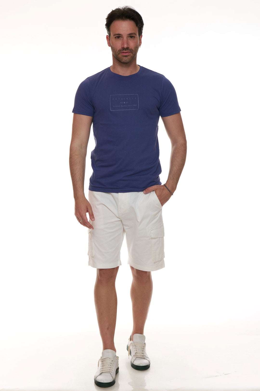 T-shirt con stampa Tono su tono